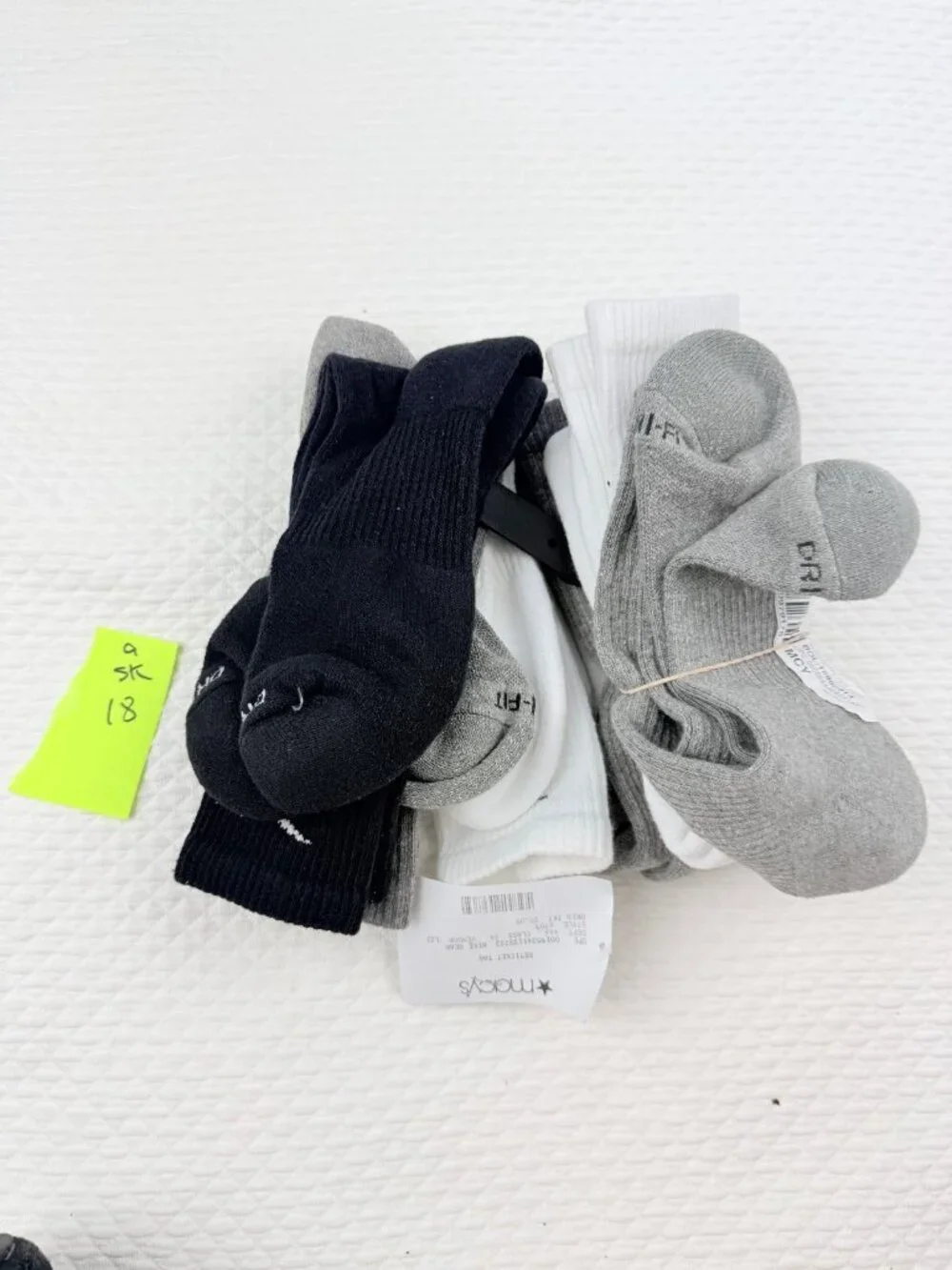 Nike 6 Pairs Everyday Cotton Cushioned Crew Socks  Mens M 6-8 (Yth 5Y-7Y)